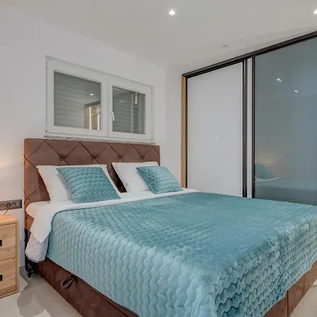 Luxury On The Lejlighed Trogir